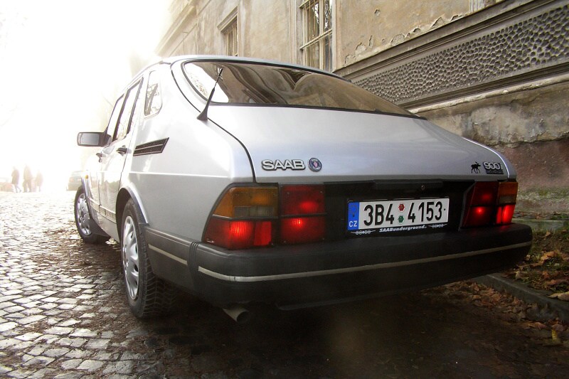 saab 900