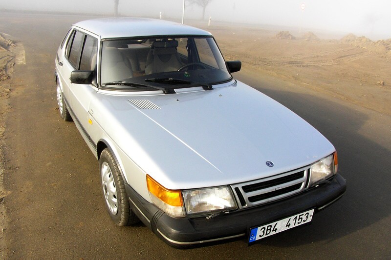 saab 900