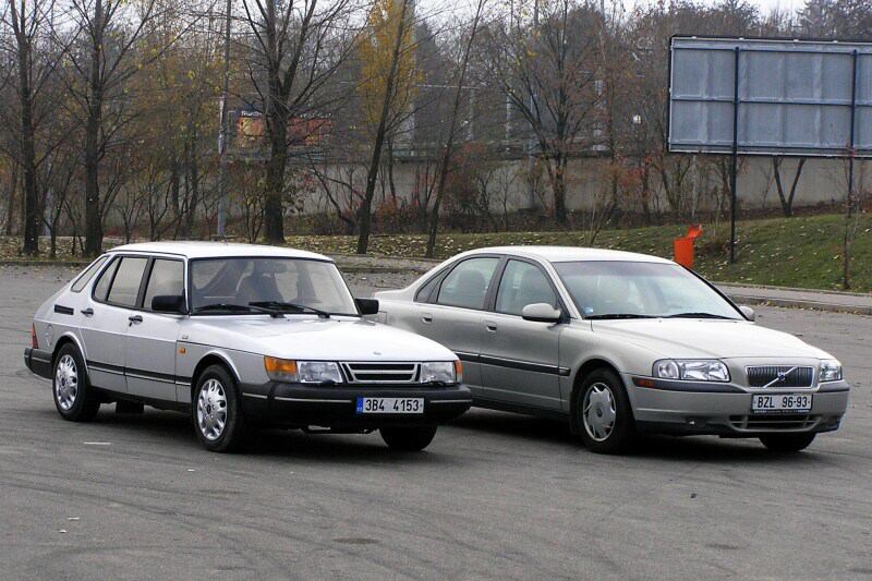 saab 900