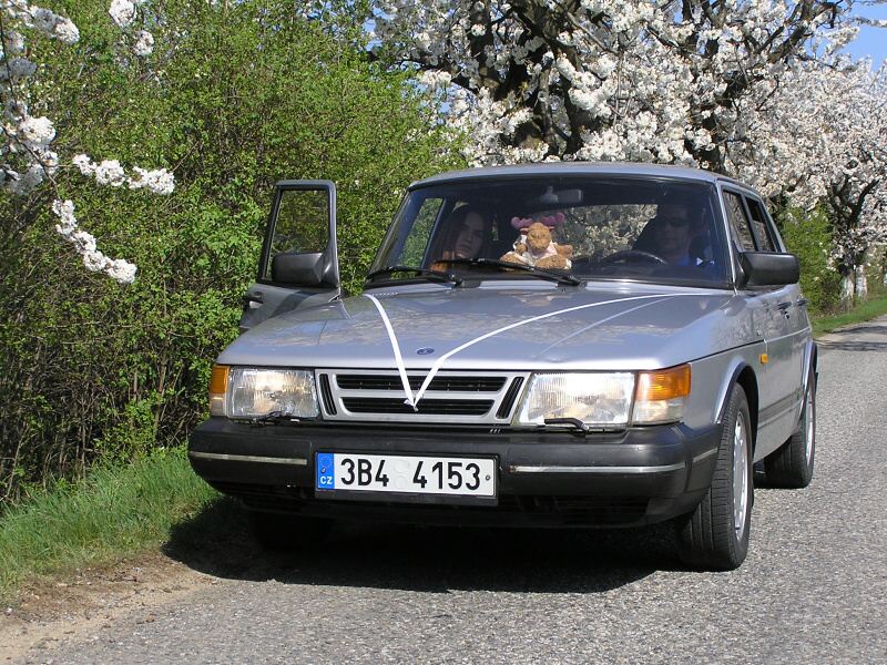saab 900